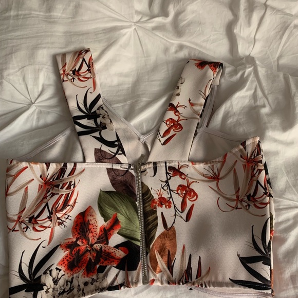 Top - Picture 2 of 3